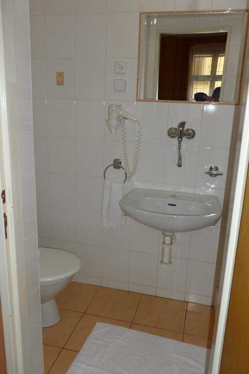 Hotel A Restaurace U Hrncire Кутна-Гора Экстерьер фото