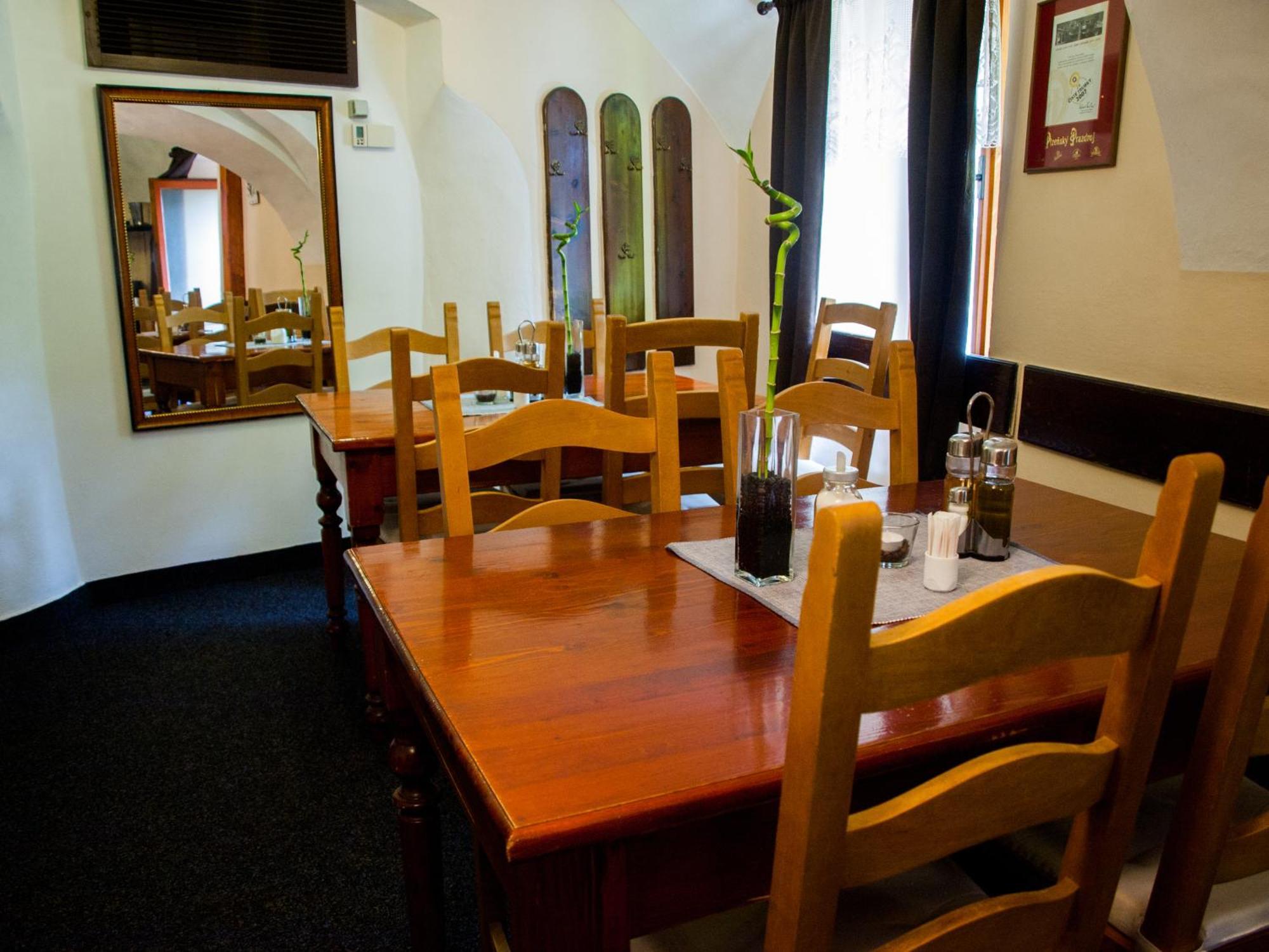 Hotel A Restaurace U Hrncire Кутна-Гора Экстерьер фото